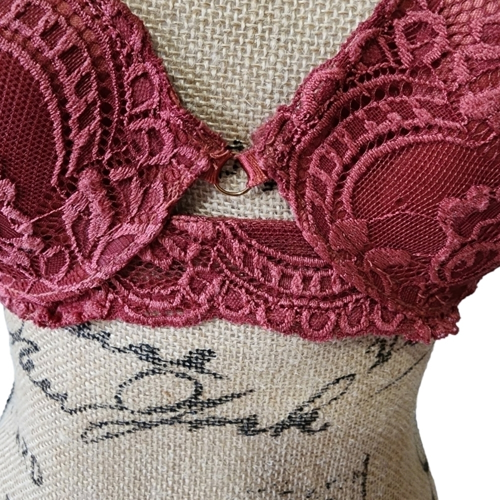 3/$15 Marilyn Monroe Underwire Lace Push-up Bra - 34C - Picture 4 of 8